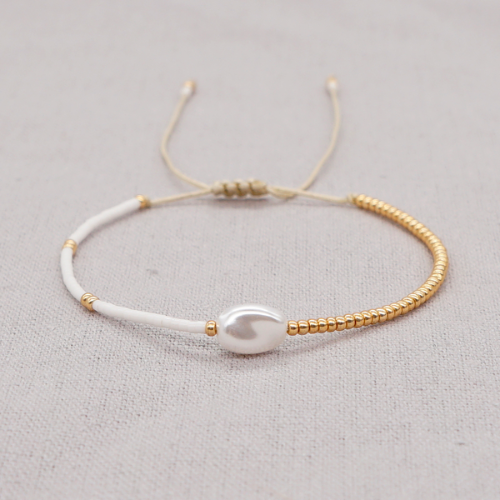 Irato Pearl Friendship Bracelet